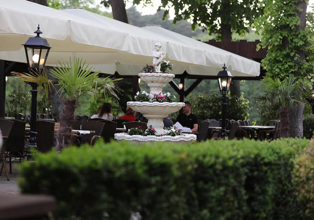 The Lakeside - Burghotel Zu Strausberg Exterior foto